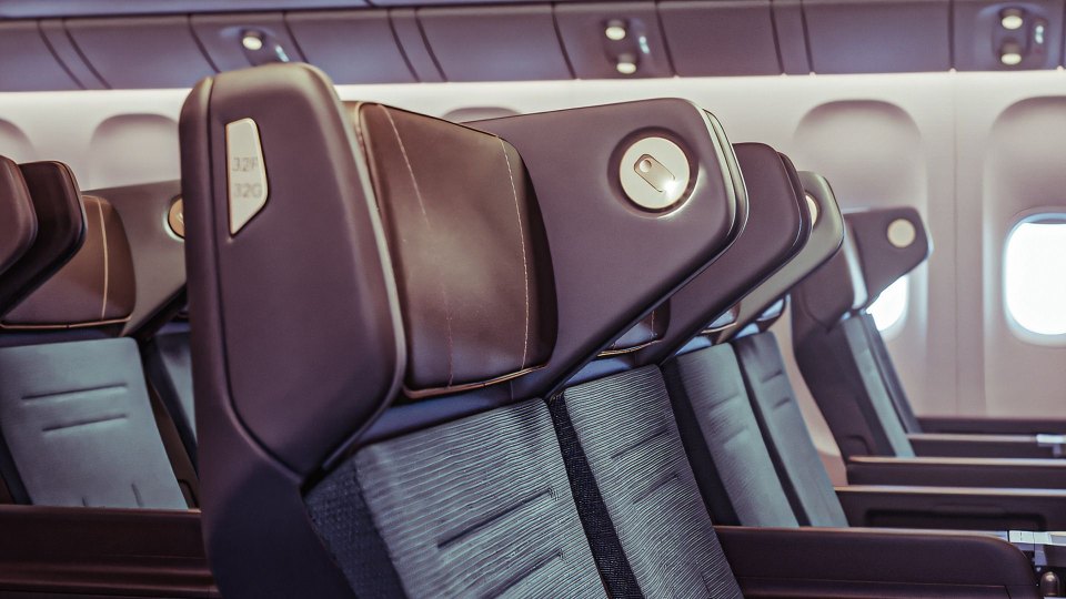 Singapore Airlines Vs. Cathay Pacific: Which Carrier’s Premium Economy Is Superior?