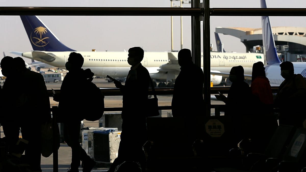 Riyadh airport again target of Houthi missile attack, authorities say
