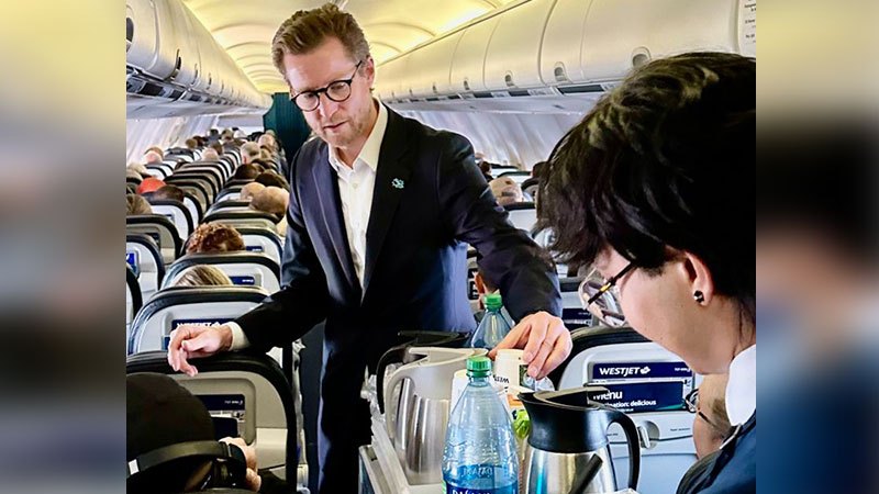 WestJet's von Hoensbroech Calls Airport Privatization “a Risky Game” as Carriers Press for Fee Rules