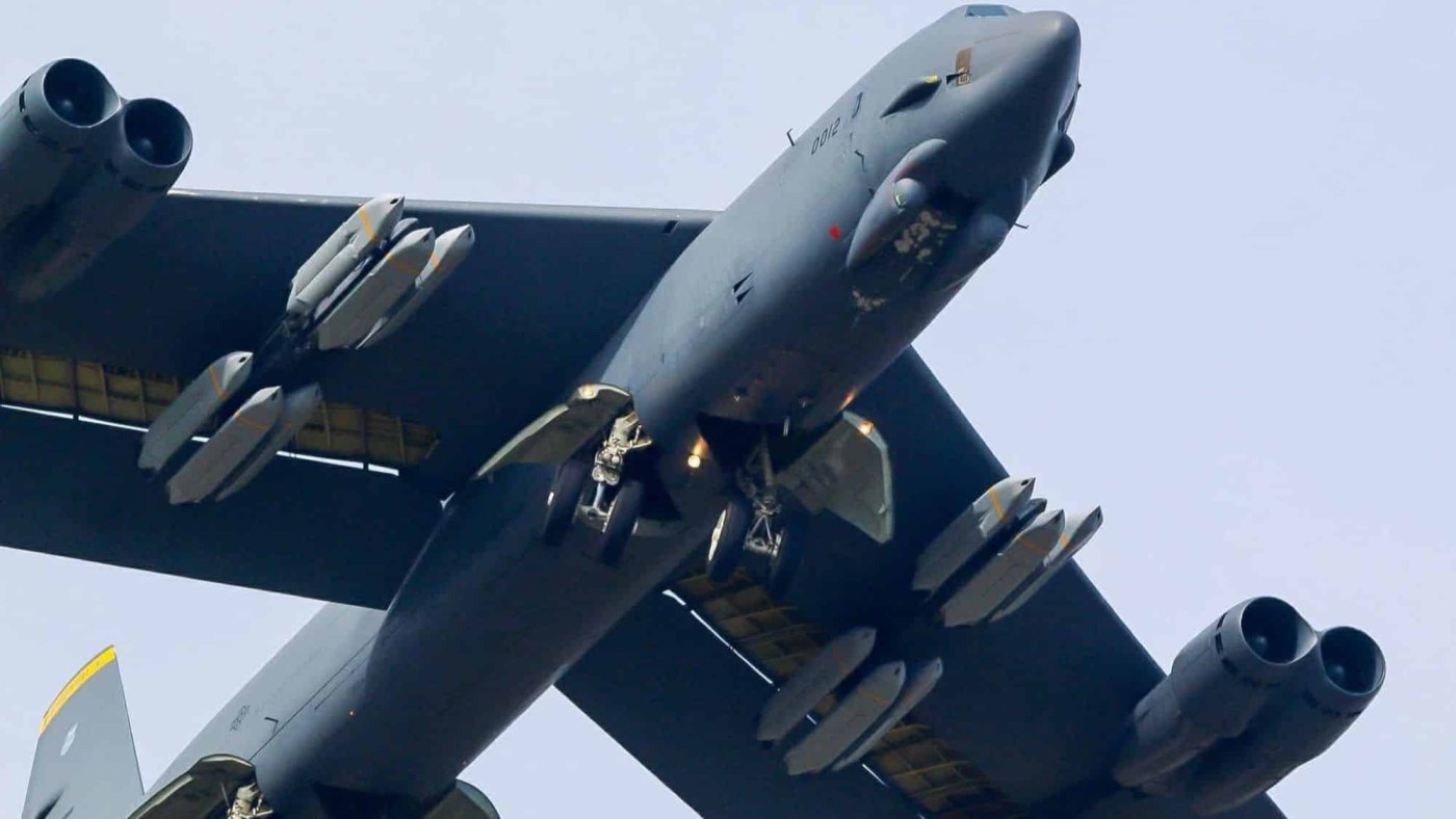 B-52 Stratofortress Set to Integrate the AGM-158C LRASM