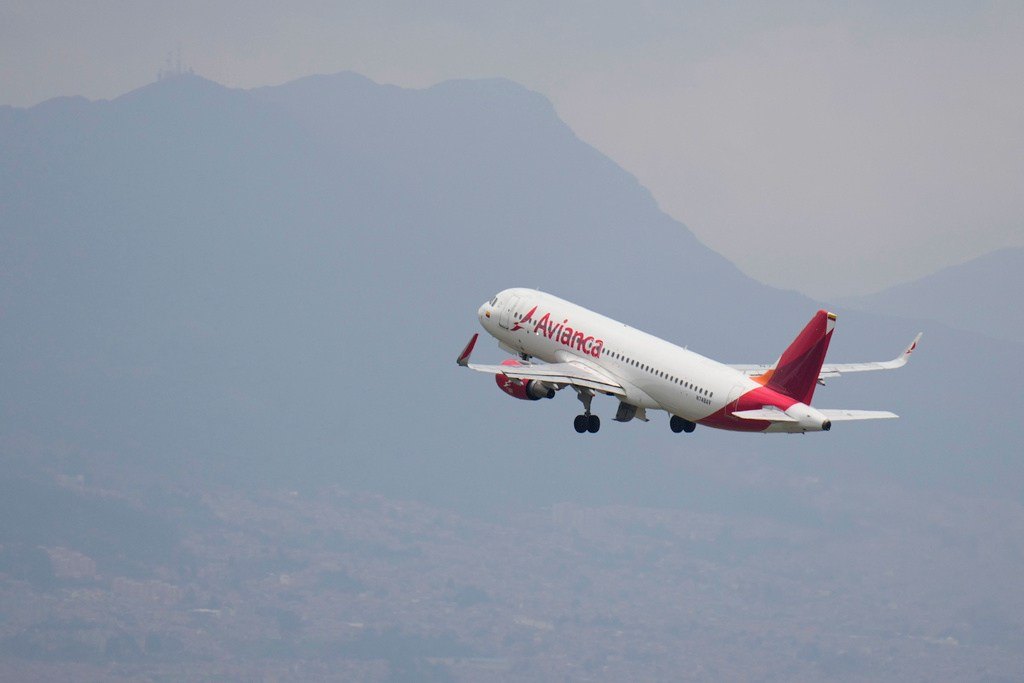 At least 8 injured after severe turbulence forces flight to make emergency landing in Miami