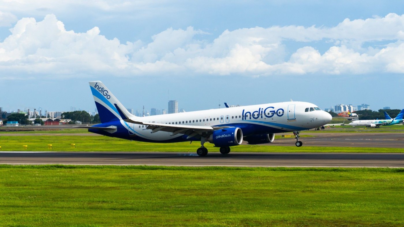 Passengers Battle Power Bank Fire In Overhead Bin As Indian A321neo Is Forced To Divert