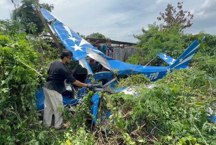 Light-plane crash in Chon Buri injures pilot