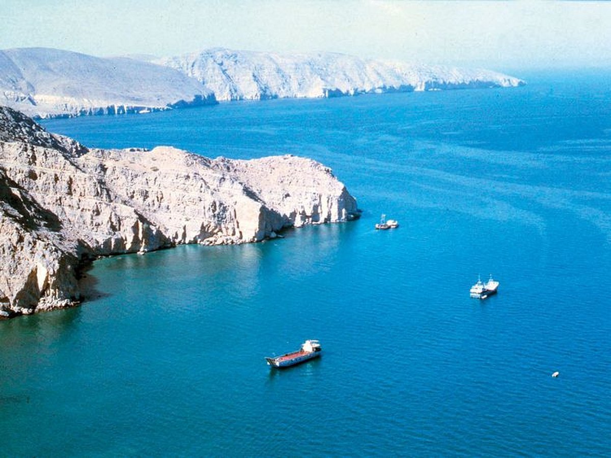 US-Iran war: Ships sunk, flights cancelled, trade rerouted — your Oct. 15 briefing