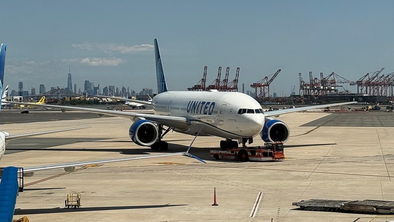 Ground Stop vs Ground Delay Program: What Happens When the FAA Hits Pause