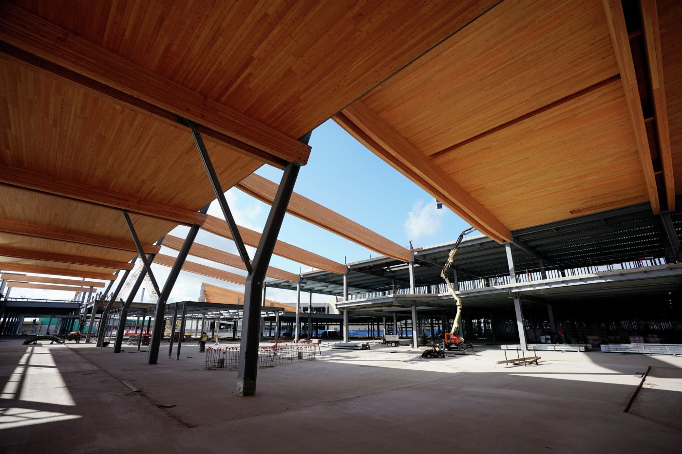 San Antonio airport scores expanded service to Toronto, L.A.