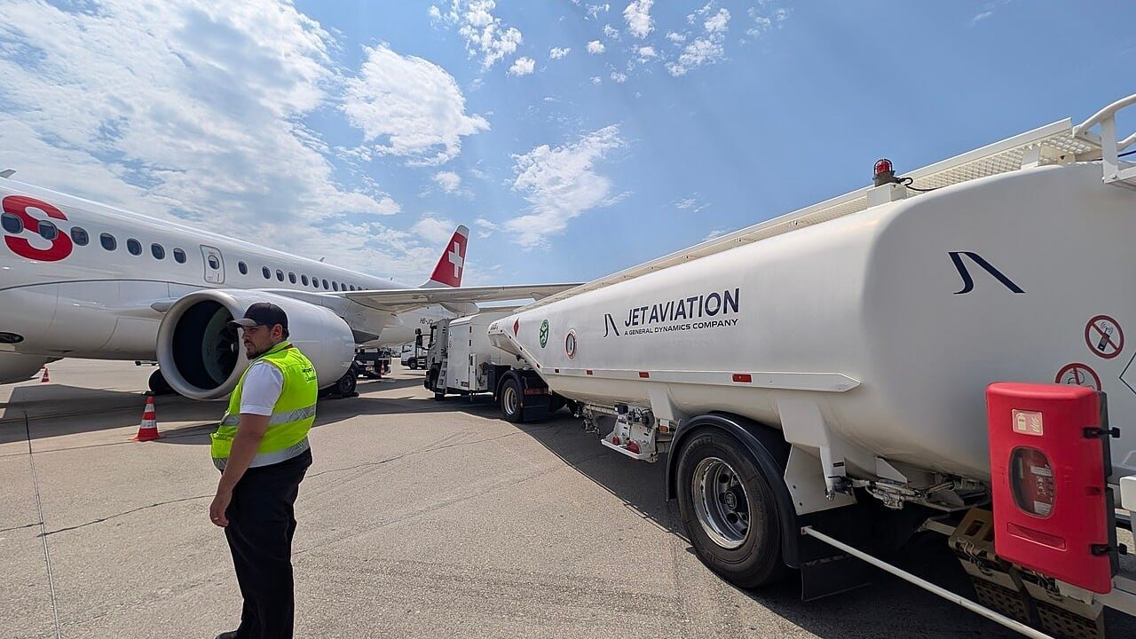 Fuel Tankering Explained: Why Airlines Carry Fuel They Don’t Need