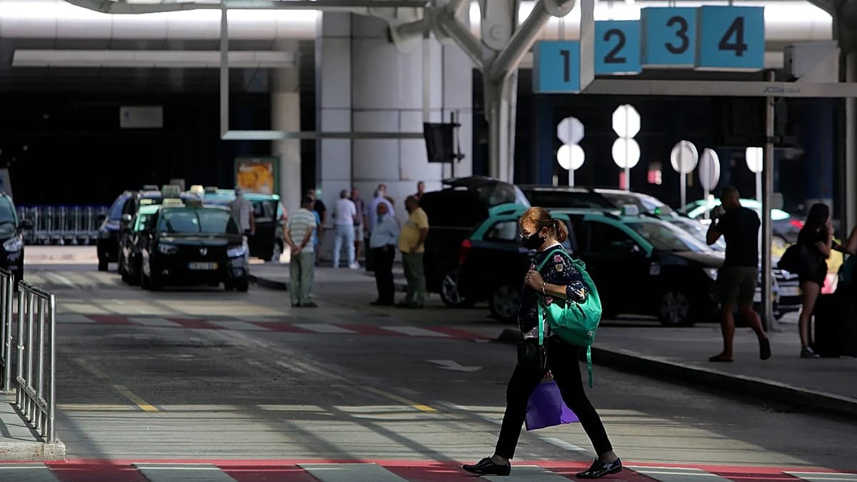 Lisbon airport taxis: Fixed fares aim to end 'tourist trap'