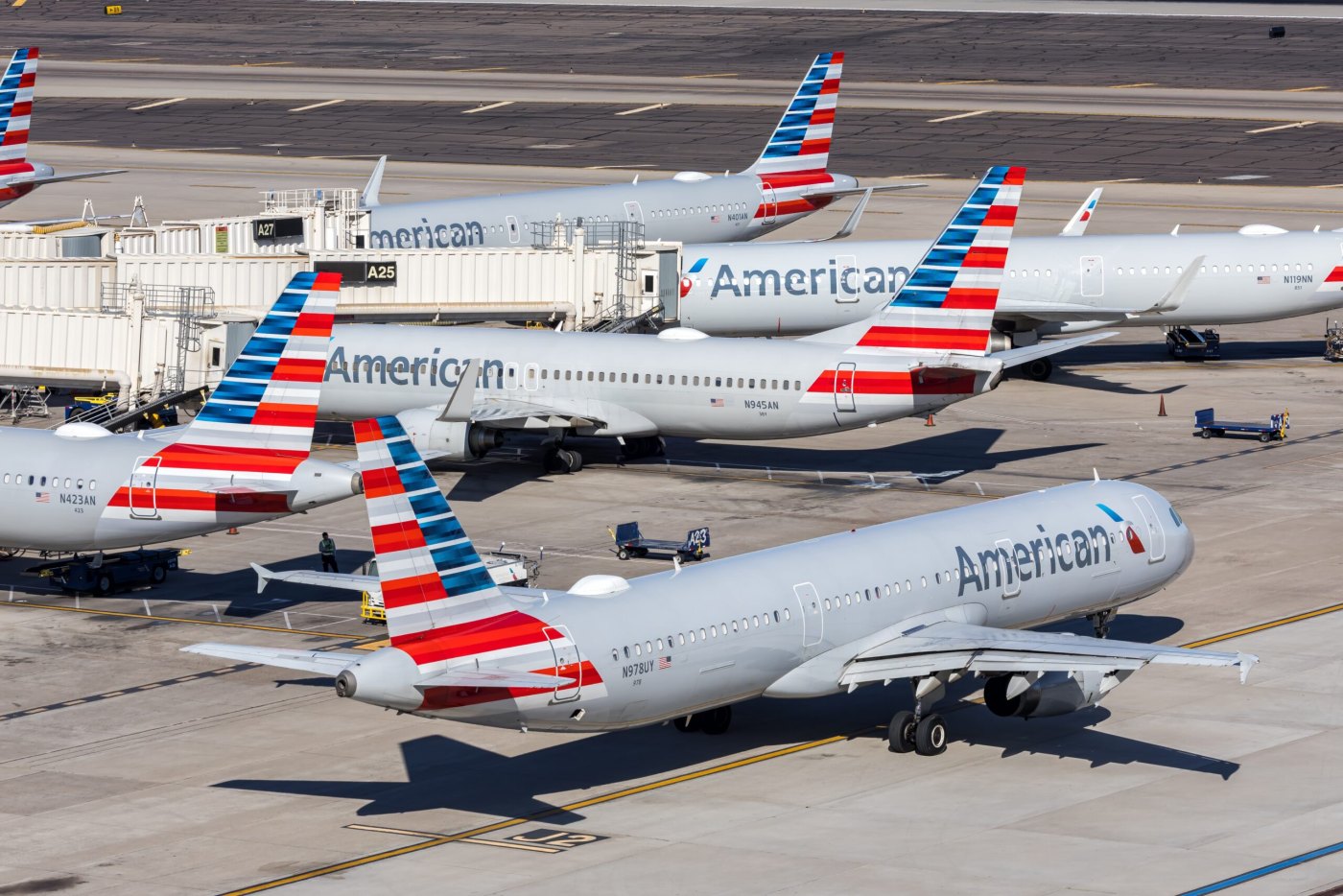 American Airlines Flight Attendants Claim Carrier is Trying to 'Redefine' Their Jobs By Making Credit Card Selling Training Mandatory