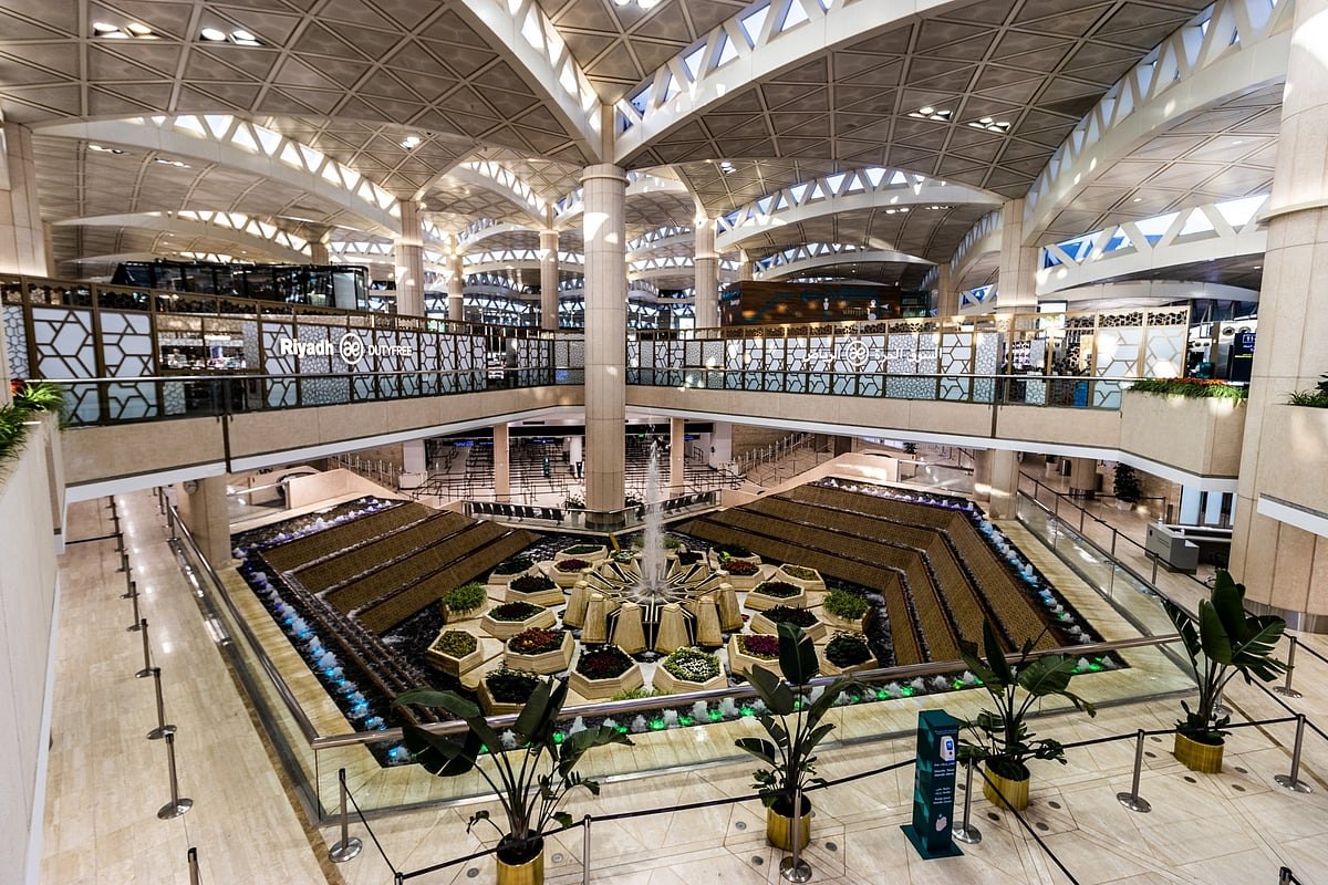 UK updates Saudi Arabia travel warning, flags attack risks to airports and energy sites