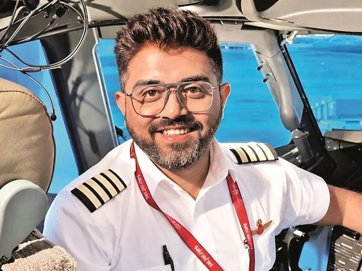 'I was seated, and he was behind me praying': flydubai pilot reveals what happened next