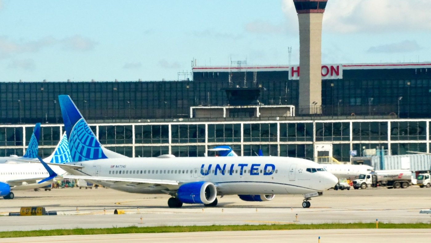 Chicago O’Hare Digs Up 50-Ton Boulder Under Airfield, Asks The Public For Name Ideas