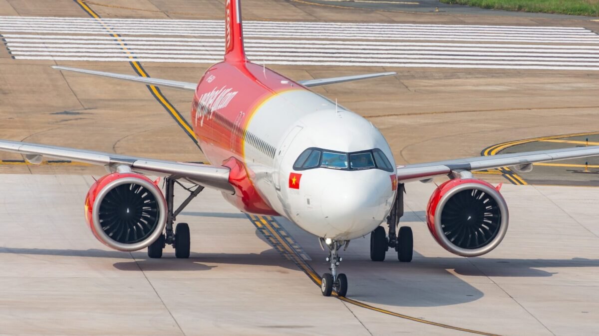 VietJet faces worldwide asset freeze over $250 million aircraft leasing debt