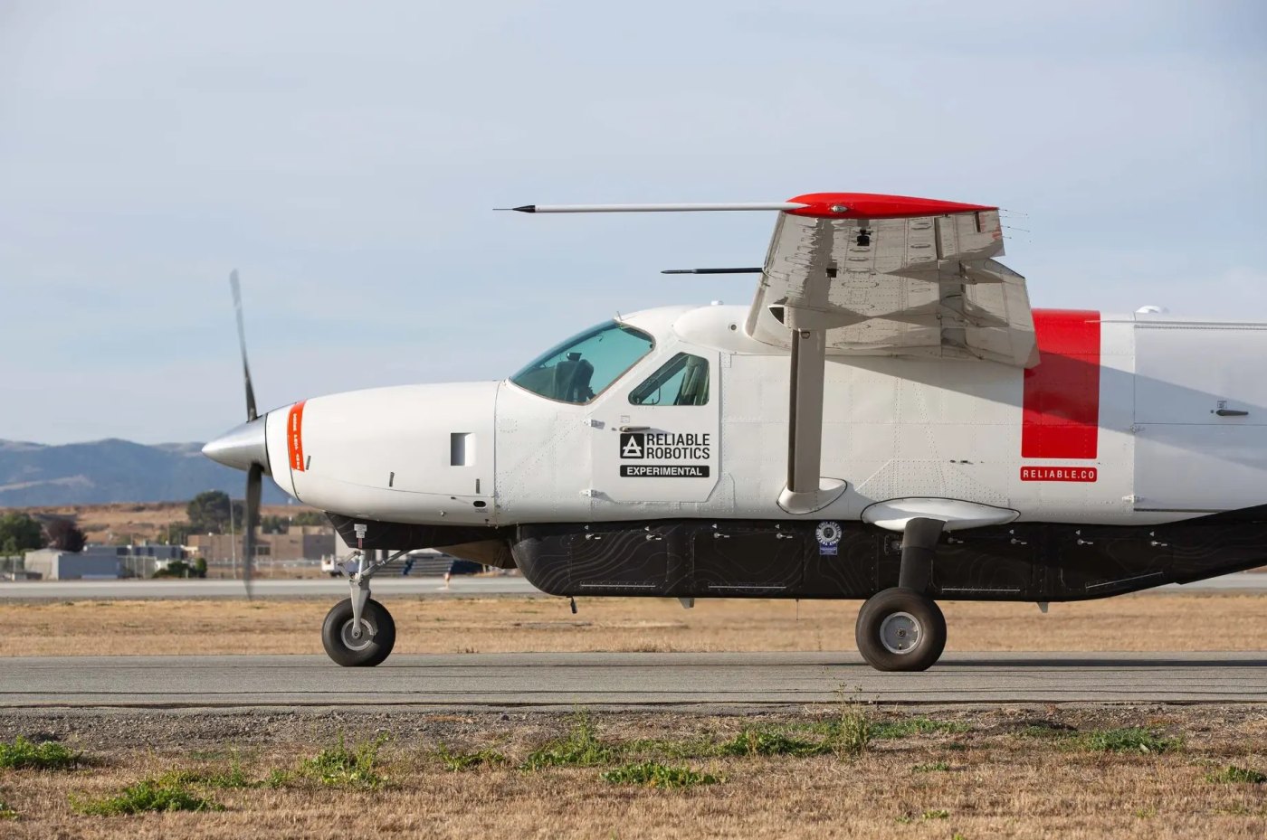 Remotely Piloted Caravan Flies at Albuquerque Sunport