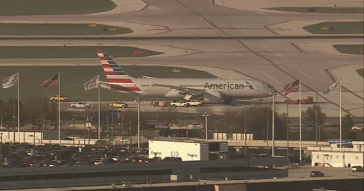 American Airlines plane lands at Chicago O'Hare International Airport with blown tire; 1 taken to hospital