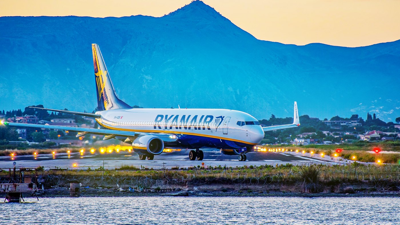 We Tracked A Boeing 737 For 24 Hours: Here's How Many Flights It Squeezed In