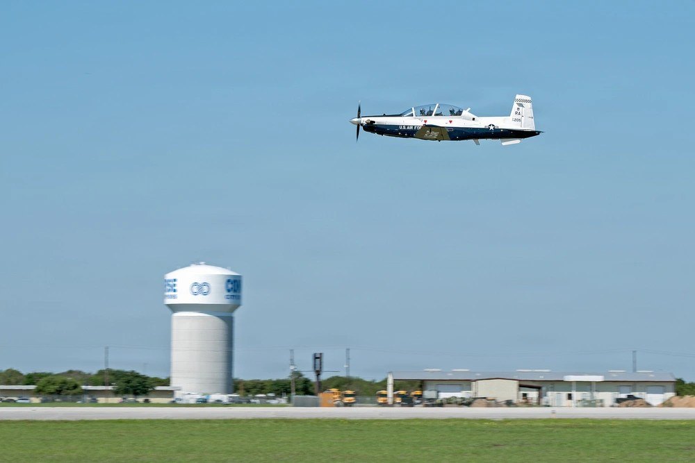 Two Air Force Pilots Eject From T-6A in Texas