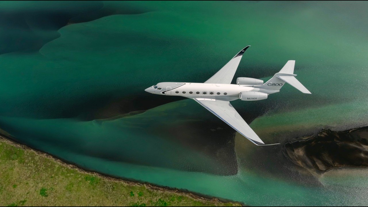 Filming Gulfstreams Over Iceland