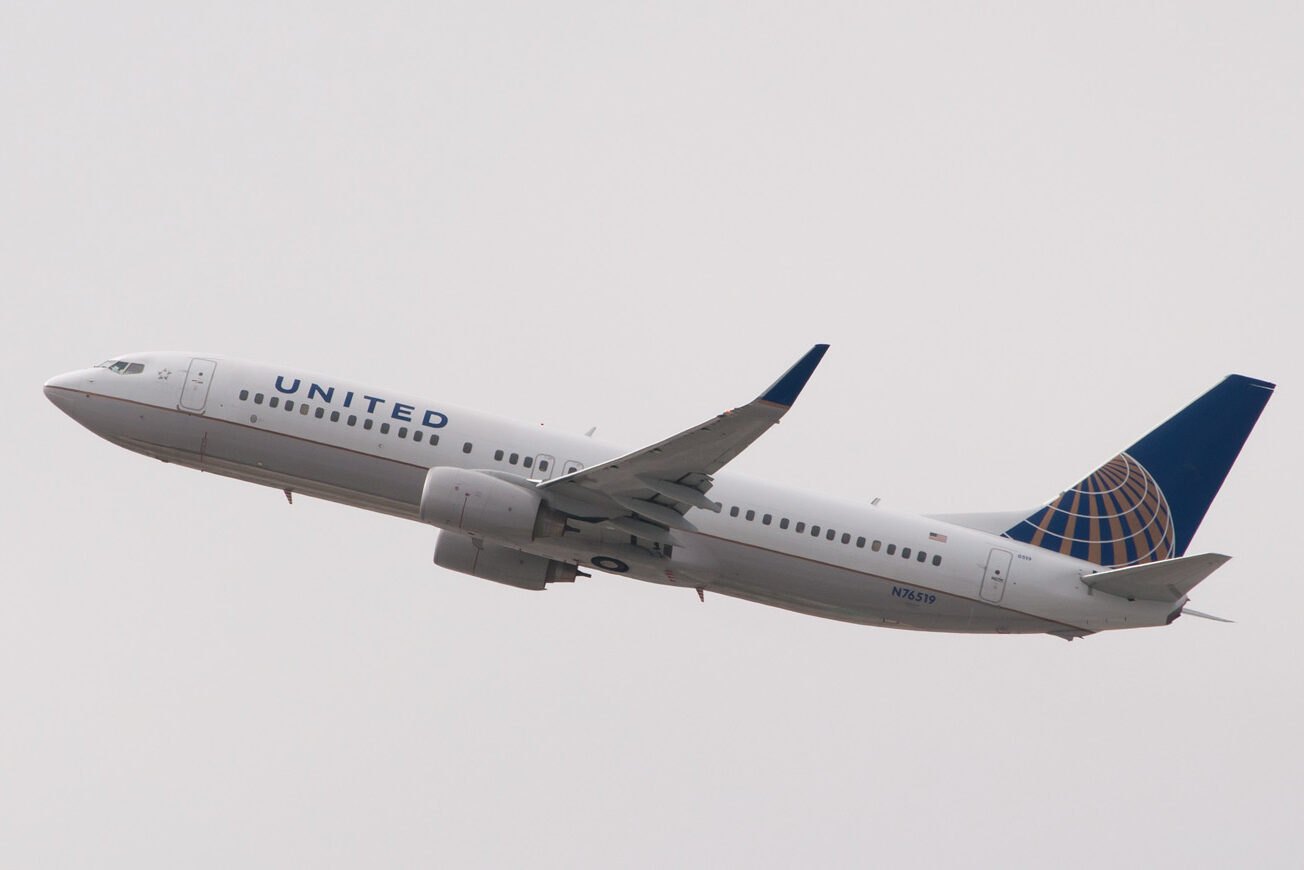 FAA orders checks on nearly 2,000 Boeing 737s after pitch oscillation events