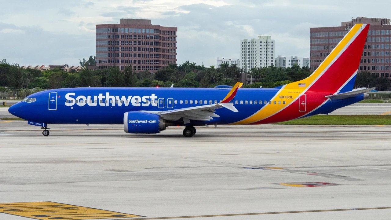 Air Canada Pilots Stopped by ATC Seconds After Takeoff Clearance as Southwest 737 Lands