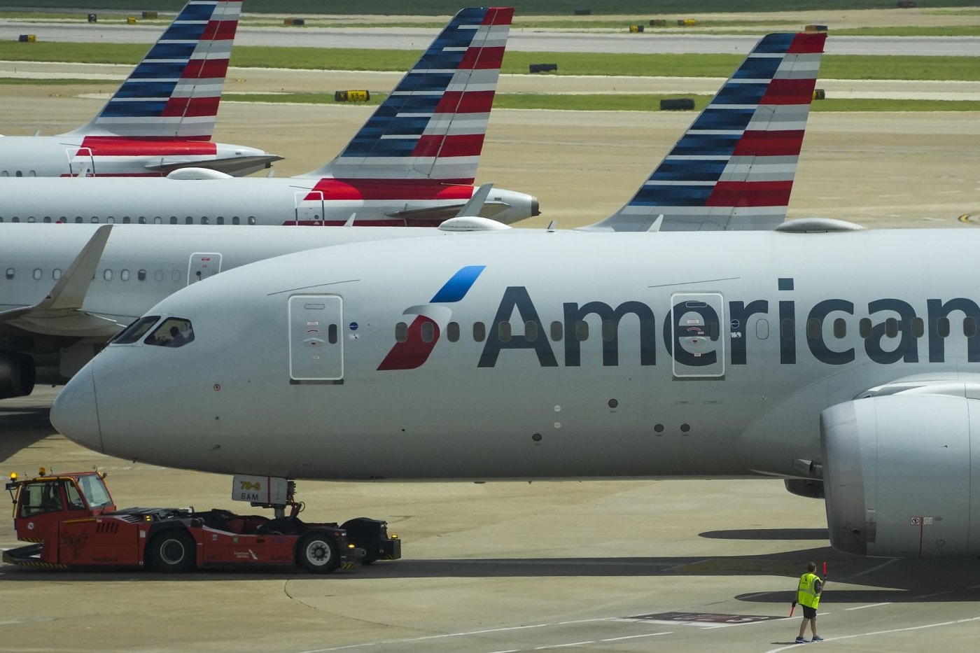 Southwest, American Airlines combine for 1,400+ flights delays across the U.S.