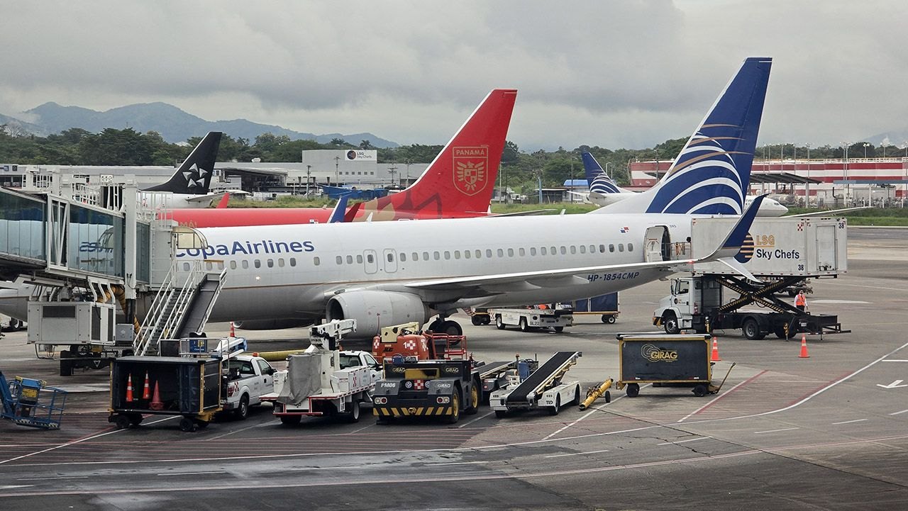 With Copa to El Salvador and airport tour