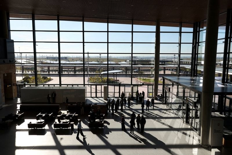 Sydney’s new international airport opens to passengers