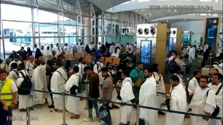 Riyadh airport to resume flights despite renewed Houthi threats