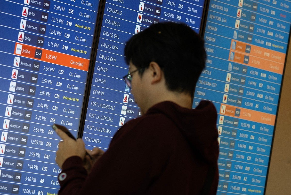 UAE flight status Oct 25: List of cancellations, delays and Riyadh airport reopening updates