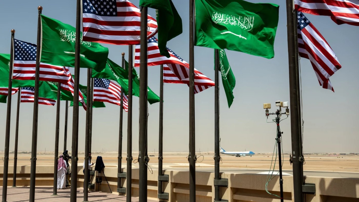 Riyad’s main airport reopens after Houthi missile hits