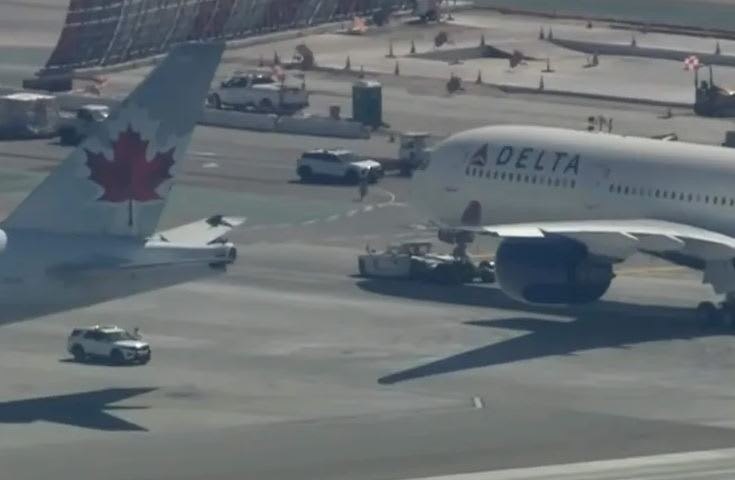 Taxiway Collision at LAX: Delta and Air Canada Aircraft Involved in Minor Wingtip Strike, Prompting Federal Investigation