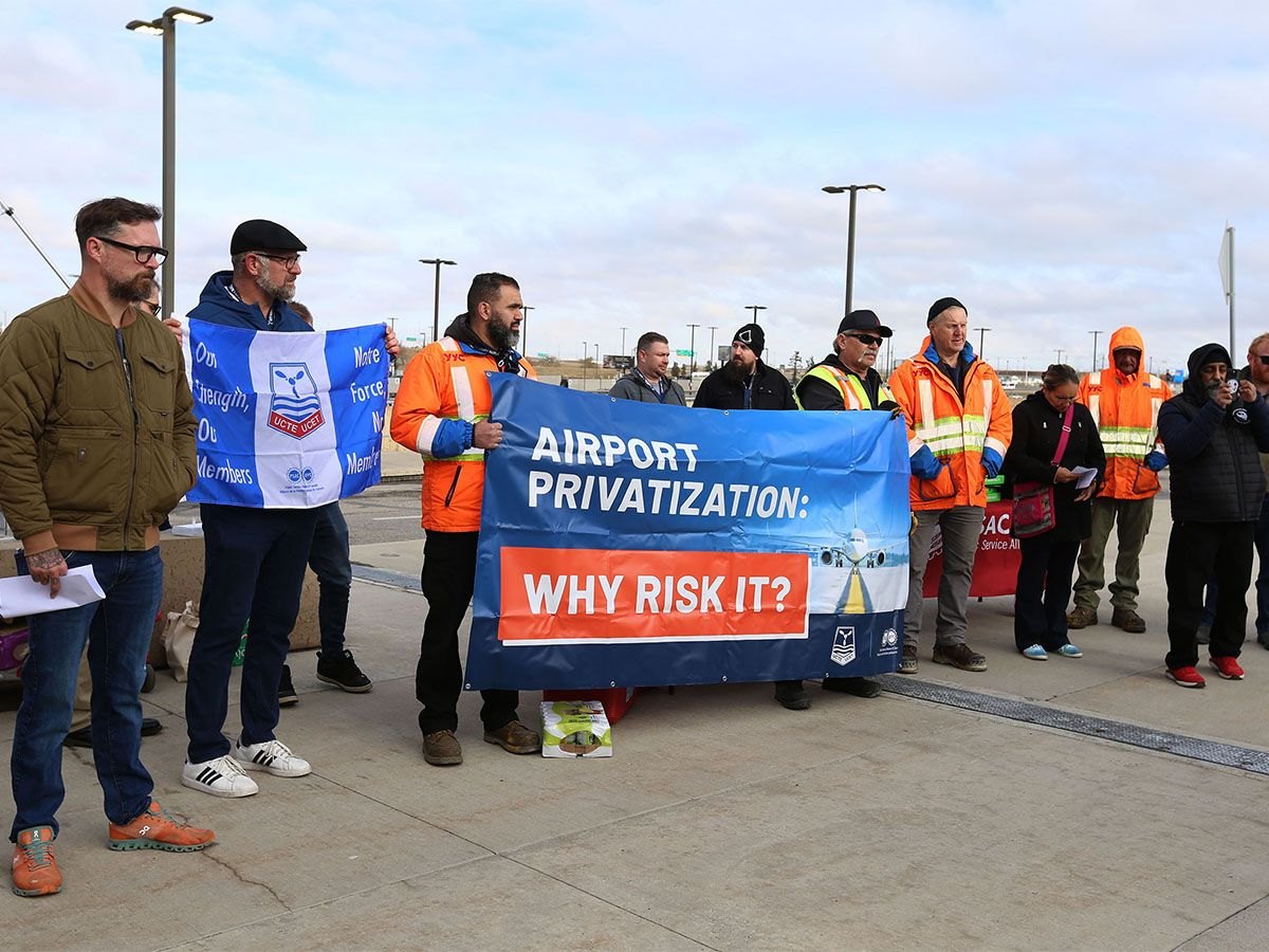 Labour allies rally against federal government's plan for possible airport privatization