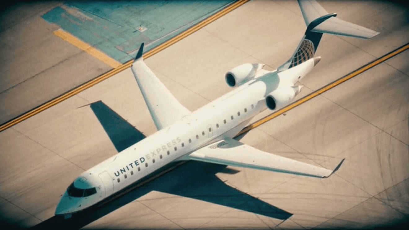 Man arrested at Harry Reid Airport after alleged text threat to hijack United jet
