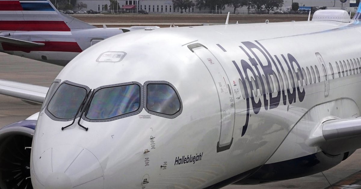 JetBlue shares rally as airline seeks to calm financial concerns