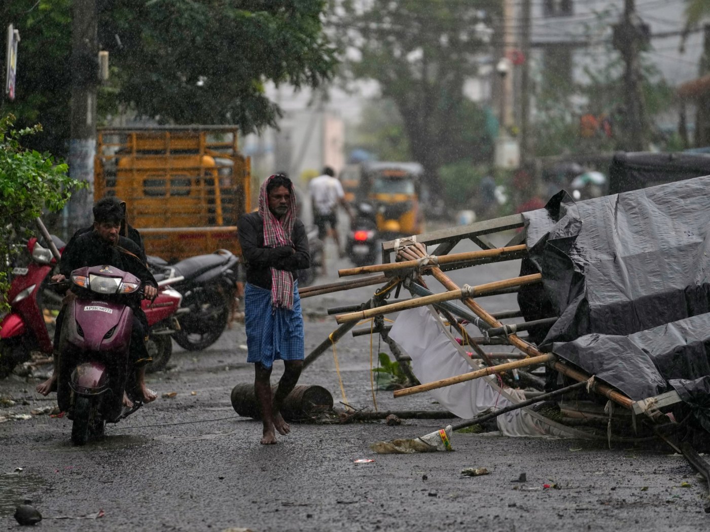 At least 3 dead after Cylone Arnad hits southern India