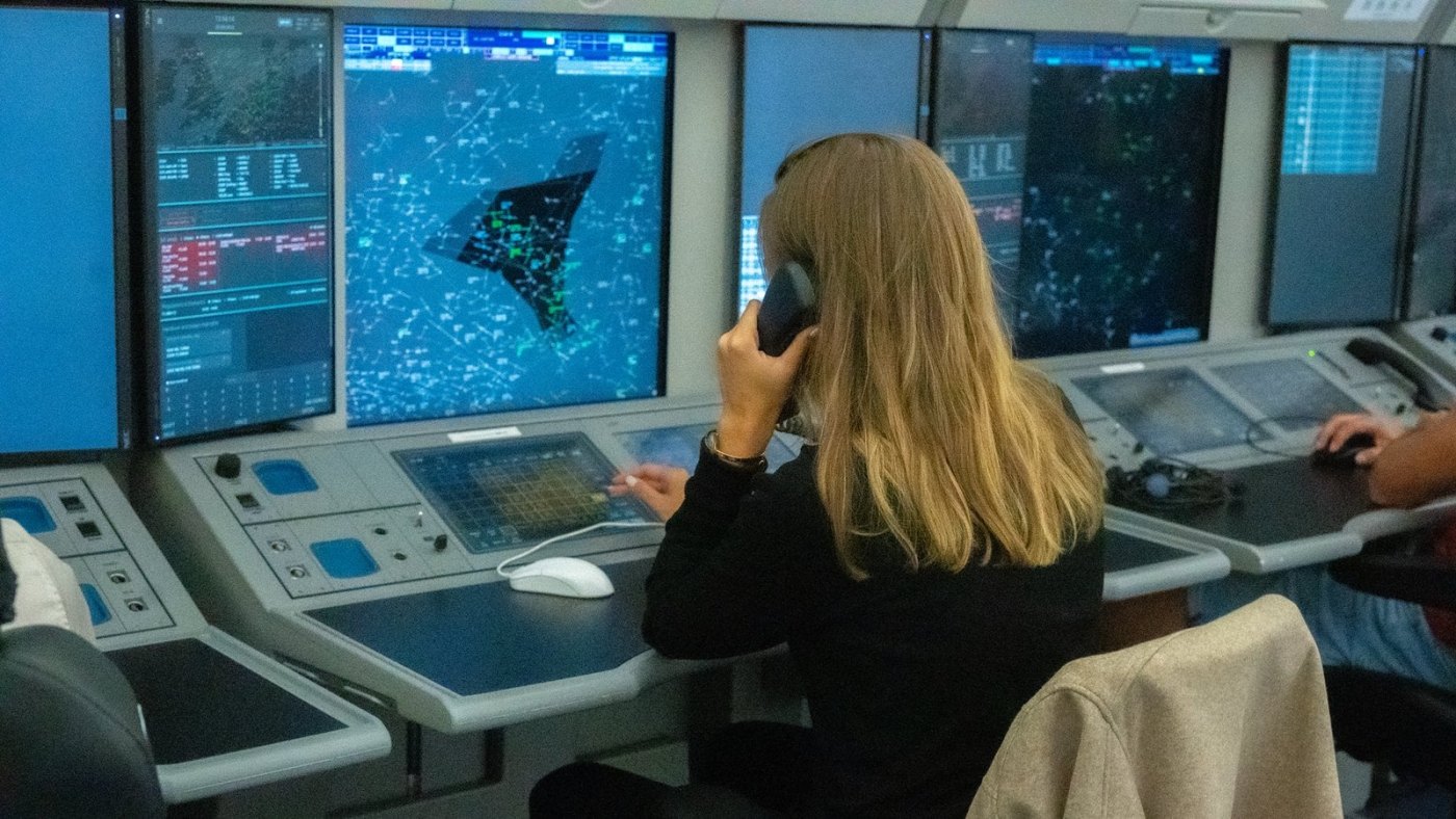 How Air Traffic Control Works: Tower to Center