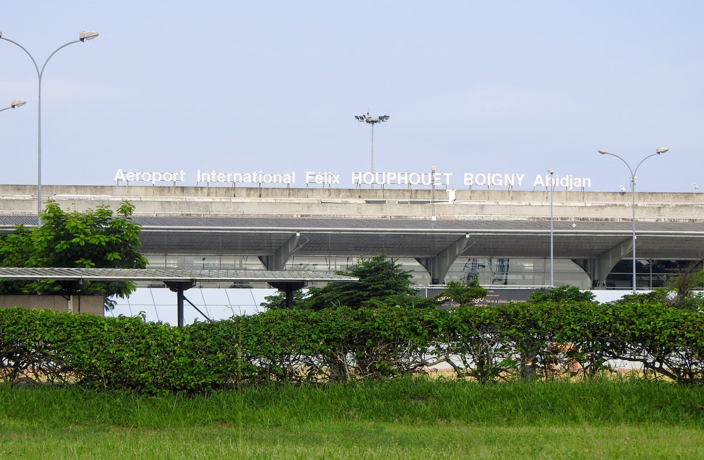 Abidjan Airport Steps Up Anti-Corruption Measures as Authorities Target Unofficial Tips