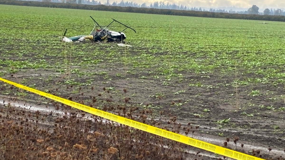 2 helicopters crash midair in Oregon, killing an experienced pilot, an instructor and a student