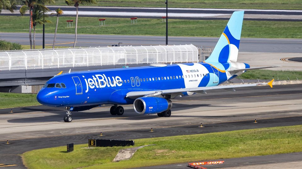 “I Begged”: JetBlue Allegedly Forced Passenger Who Booked On United To Leave Surfboard Behind